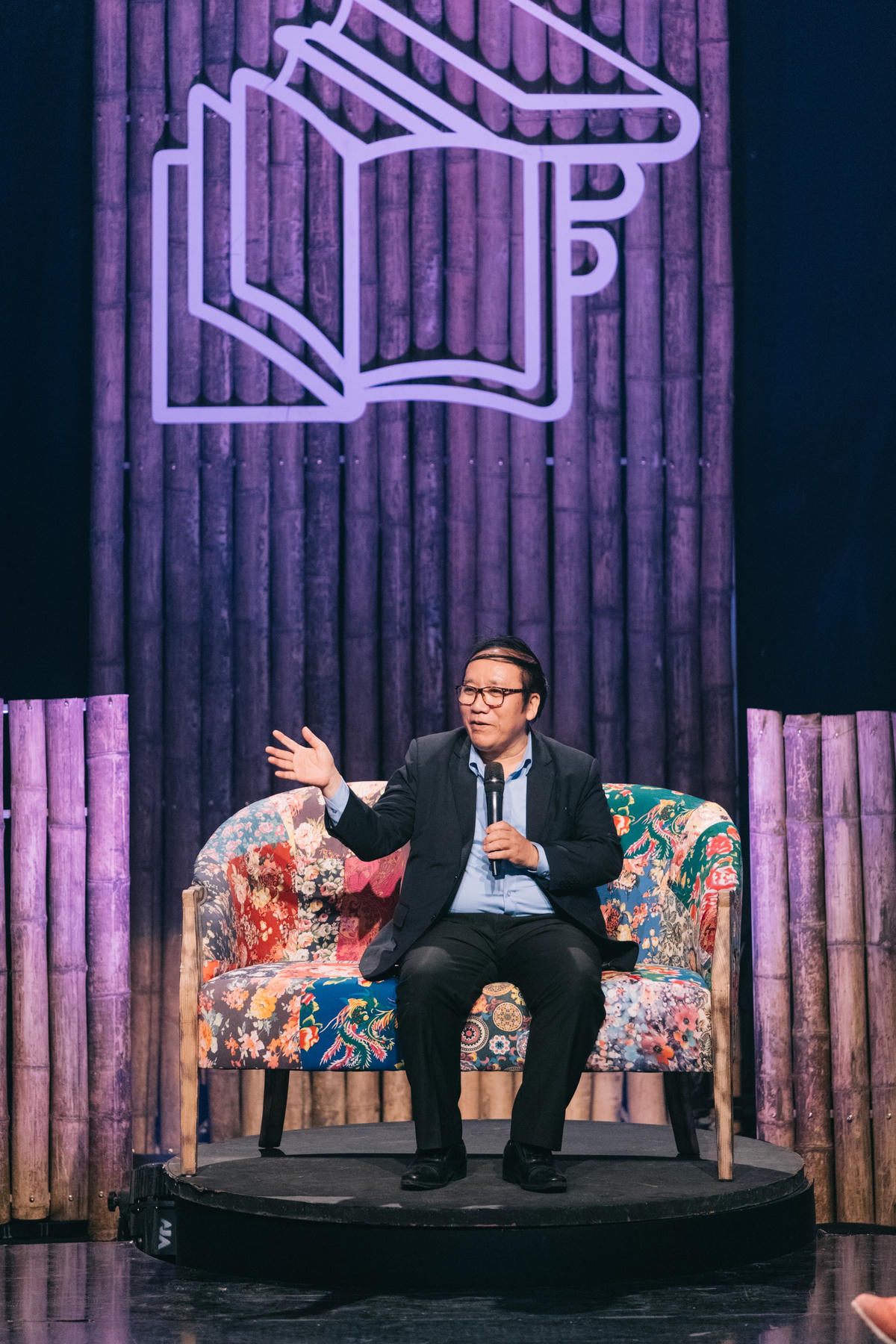 Nhà thơ Trần Đăng Khoa.