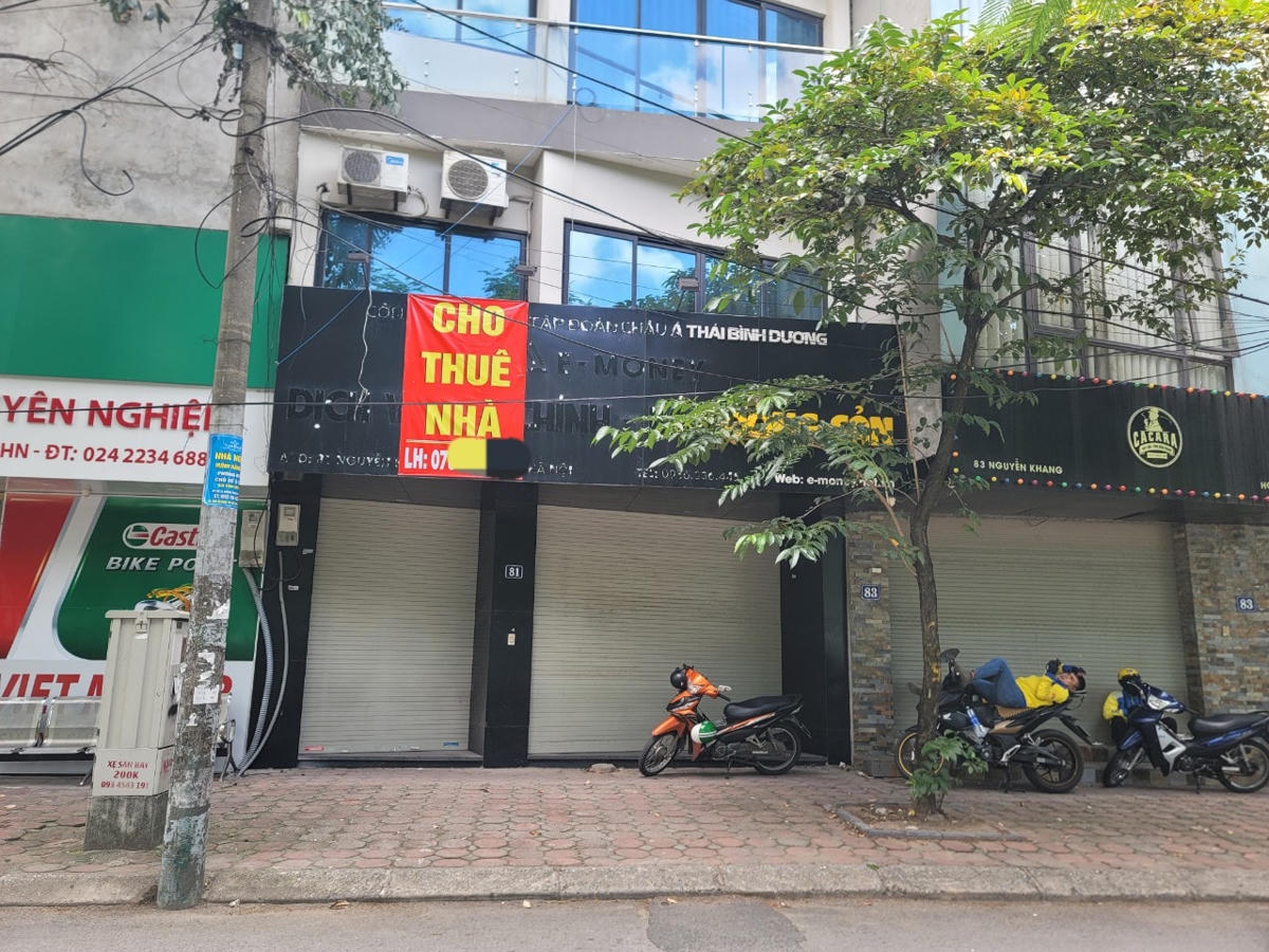Mặt bằng đẹp, vị trí đắc địa tại phố Nguyễn Khang, Cầu Giấy treo biển cho thuê nhà.