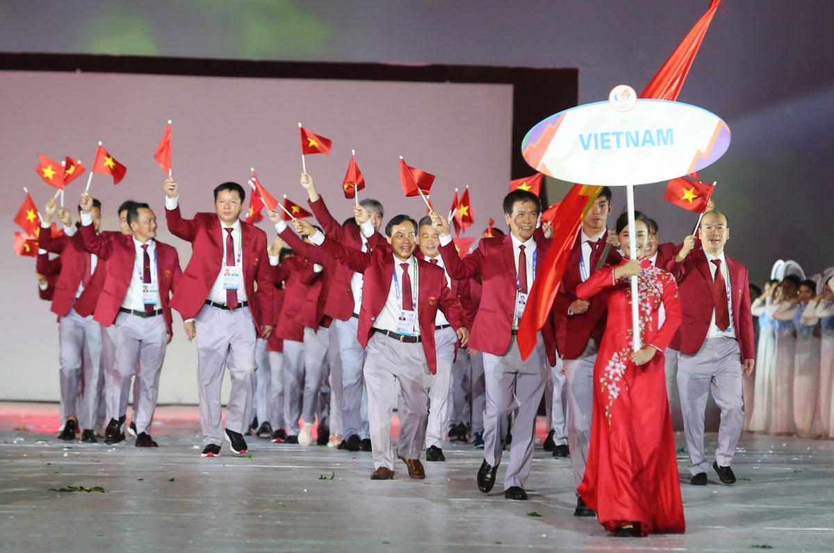 Đoàn thể thao Việt Nam tham gia lễ diễu hành.
