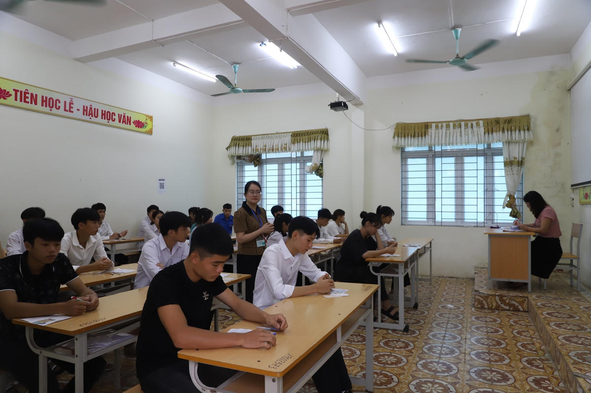 Thí sinh Bình Liêu bước vào môn thi đầu tiên, môn Ngữ Văn.