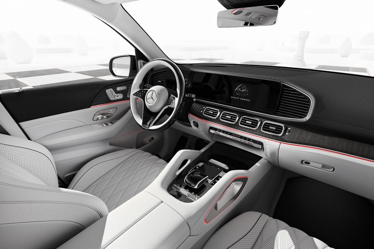 Kiểu dáng Maybach S Và GLS. Ảnh: Carbuzz.