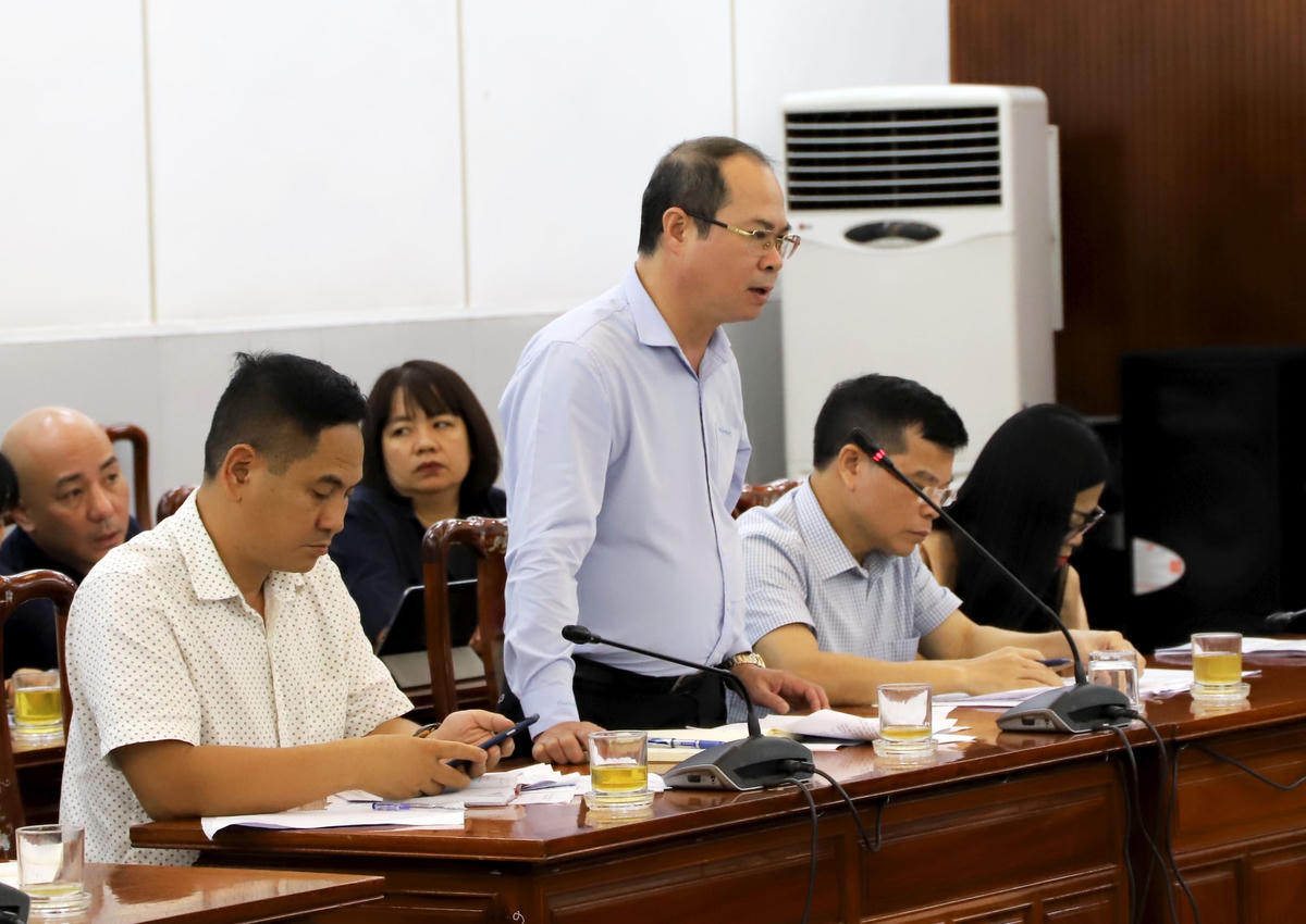 Các đại biểu tham gia thảo luận, đóng góp ý kiến tại cuộc họp.