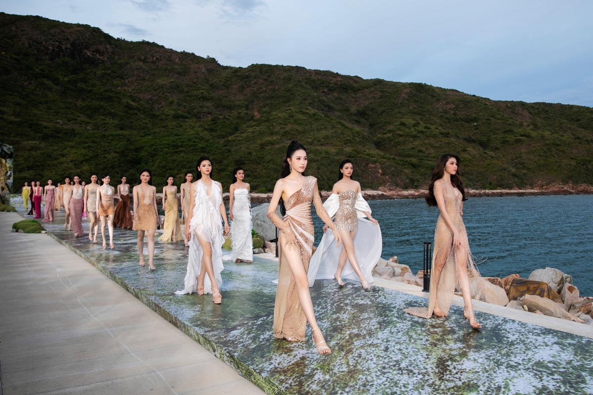 Thí sinh Miss World Vietnam 2023 trình diễn “Beach Beauty".