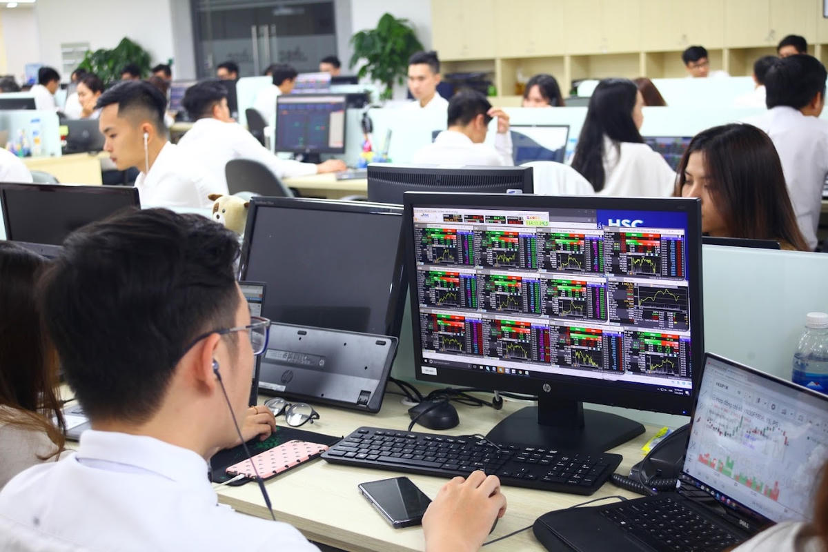 Thị trường chứng khoán đang ghi nhận những dấu hiệu tích cực. Ảnh: Quang Vinh.
