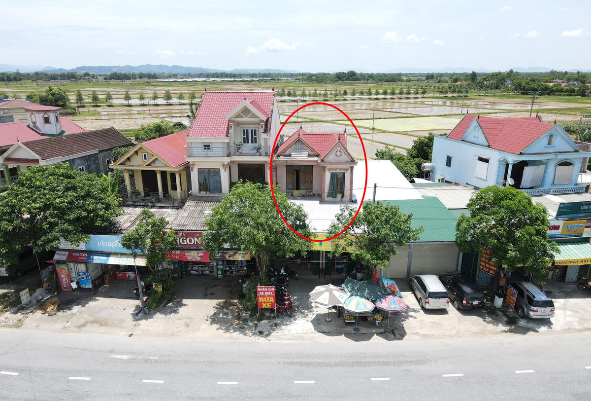 Ngôi nhà 2 tầng của ông T.C.B. bị kẻ gian đột nhập. 