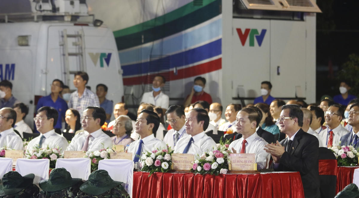 Phó Chủ tịch – Tổng thư ký UBTƯ MTTQ Việt Nam Lê Tiến Châu tại điểm cầu An Giang. 