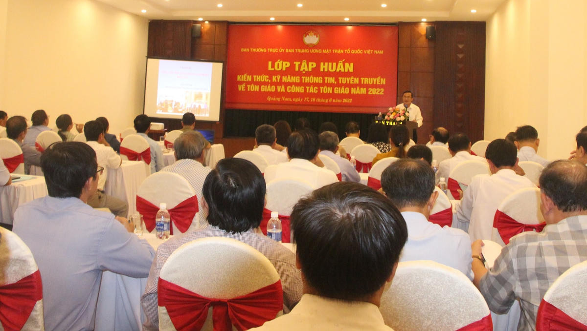 Quang cảnh buổi tập huấn.