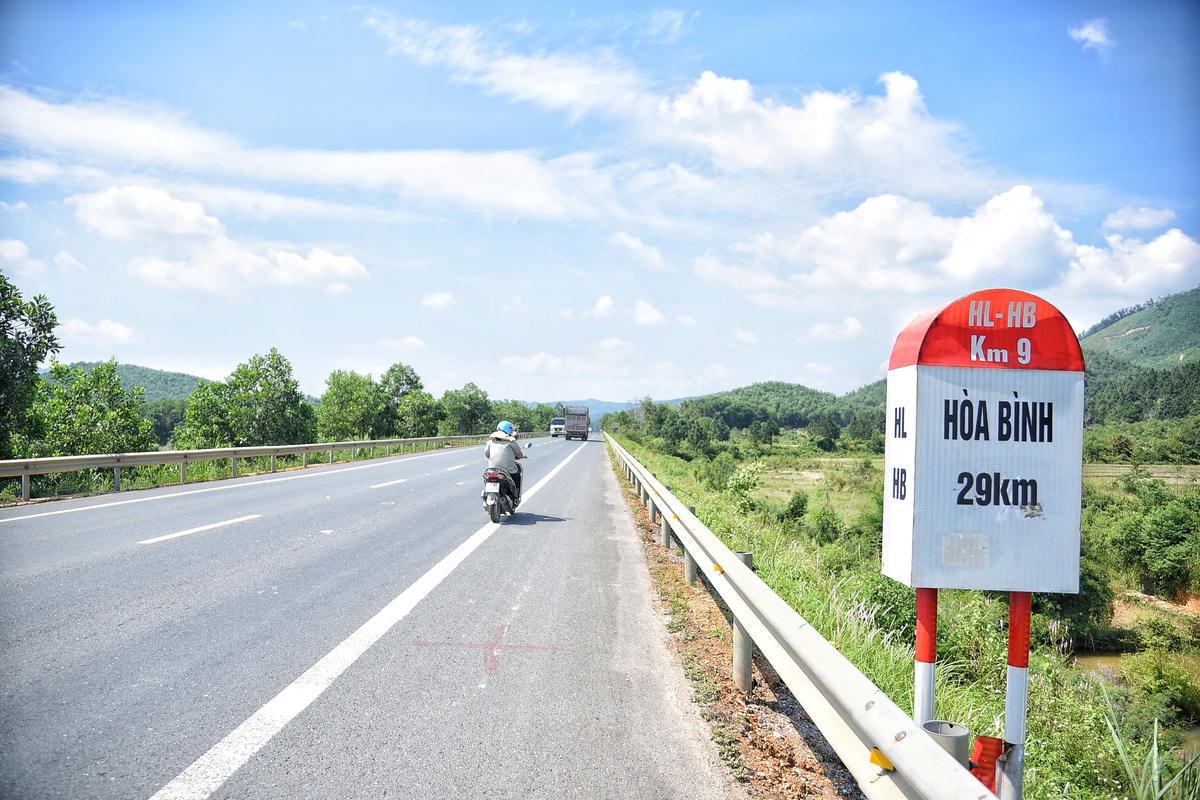 Việc phát triển mở rộng Thủ đô Hà Nội về phía Tây và Tây Nam, đáp ứng nhu cầu vận tải ngày một tăng nhanh giữa trung tâm Thủ đô với khu vực phía Tây và kết nối với tuyến đường Hồ Chí Minh.