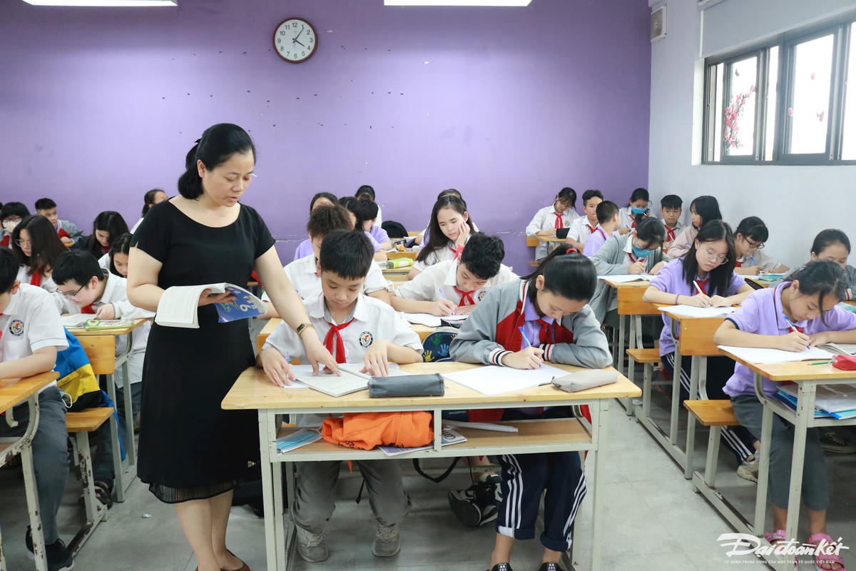 Số lượng học sinh tăng dẫn đến nhu cầu giáo viên tăng là một trong số nguyên nhân dẫn tới tình trạng thiếu giáo viên.