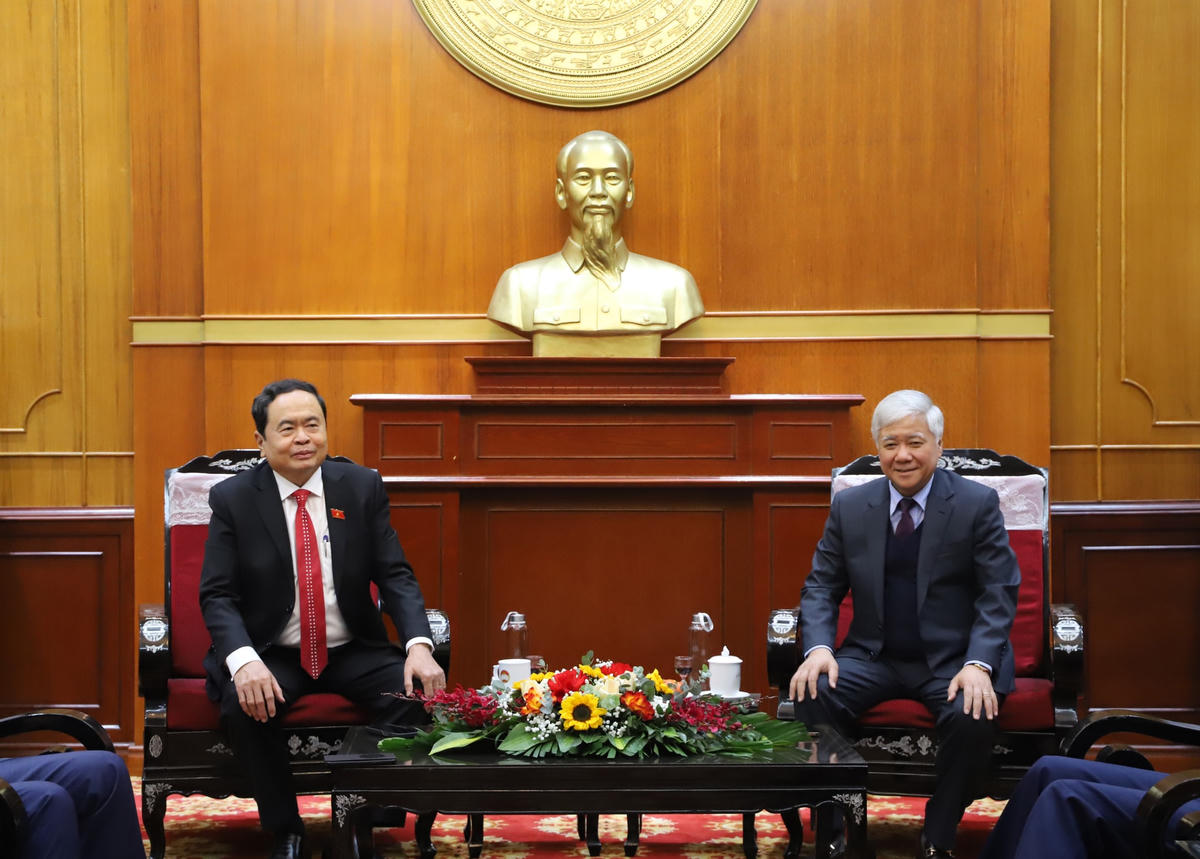 Phó Chủ tịch Thường trực Quốc hội Trần Thanh Mẫn và Chủ tịch UBTƯ MTTQ Việt Nam Đỗ Văn Chiến.