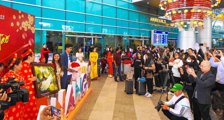 Cặp đôi Ấn Độ đầu tiên tổ chức đám cưới xa hoa ở Đà Nẵng đầu năm 2023. Ảnh: Thanh Tùng.