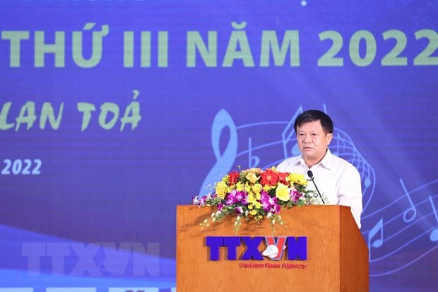 Phó Tổng Giám đốc TTXVN Đinh Đăng Quang nhận quyết định nghỉ hưu từ ngày 1/11/2022. (Ảnh: Hoàng Hiếu/TTXVN).