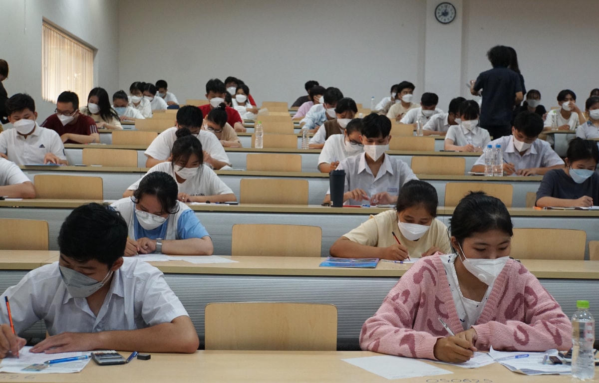 Thí sinh dự kỳ thi đánh giá năng lực vào Đại học Quốc gia TPHCM năm 2022. Ảnh: TL.