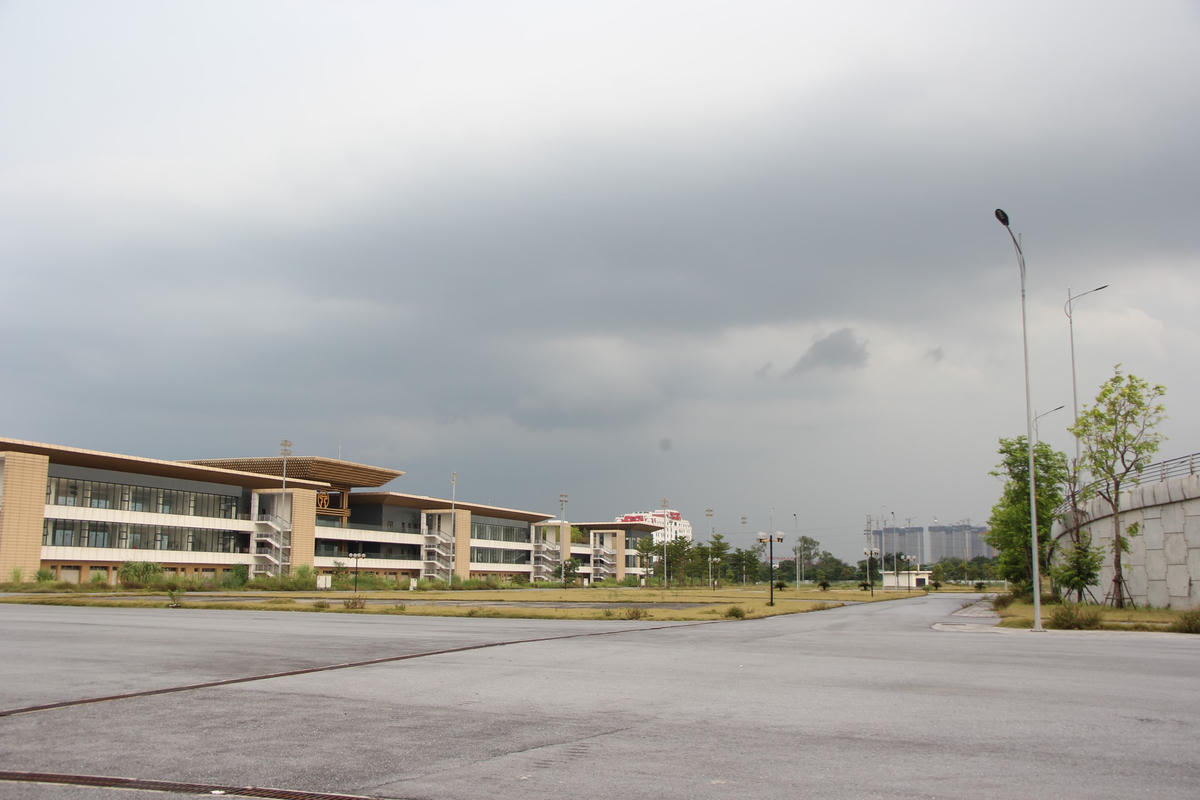 Theo tìm hiểu của PV, vào tháng 3/2019, UBND thành phố Hà Nội và ban tổ chức giải đã khởi công xây dựng, dự án đường F1 và các công trình chức năng có tổng diện tích 88 ha nằm trong khuôn viên của Khu Liên hiệp thể thao Mỹ Đình và một phần đường Lê Đức Thọ - Lê Quang Đạo, quận Nam Từ Liêm (TP Hà Nội).