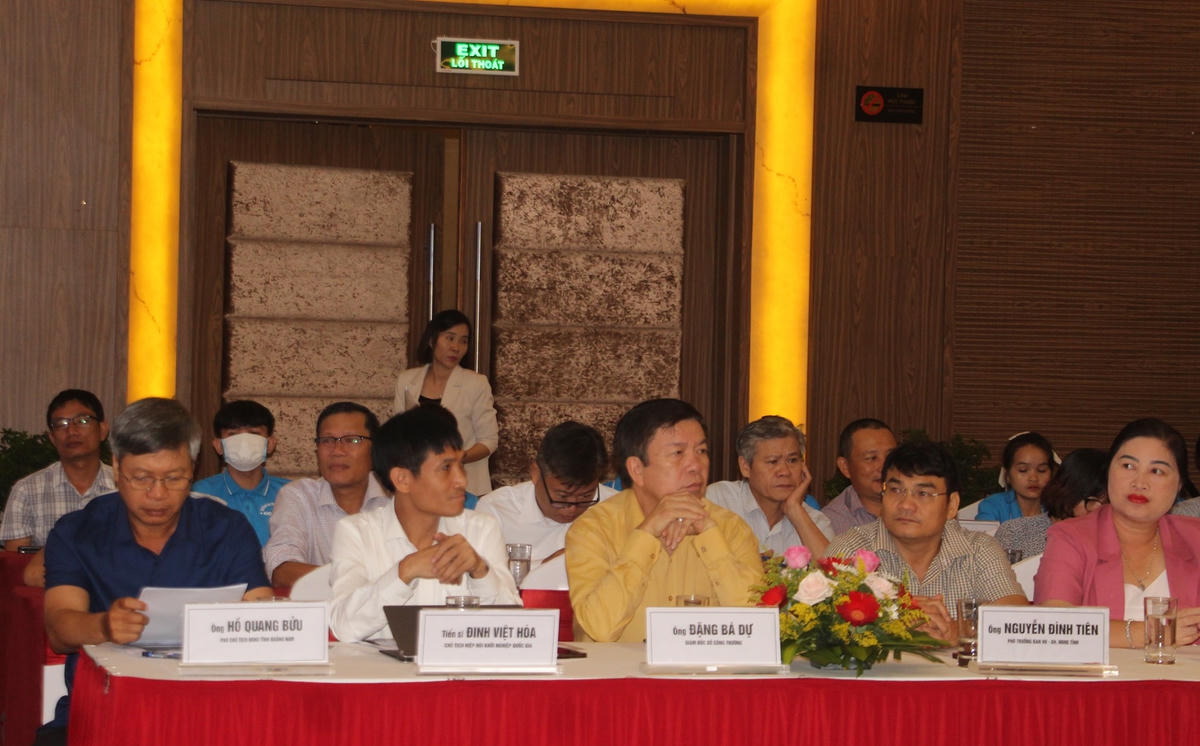 Các đại biểu tham dự Diễn đàn.