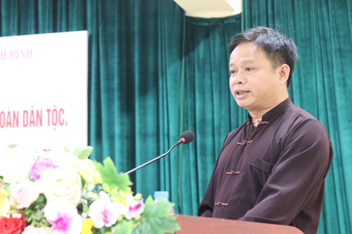 Đại biểu phát biểu tham luận tại hội nghị.  
