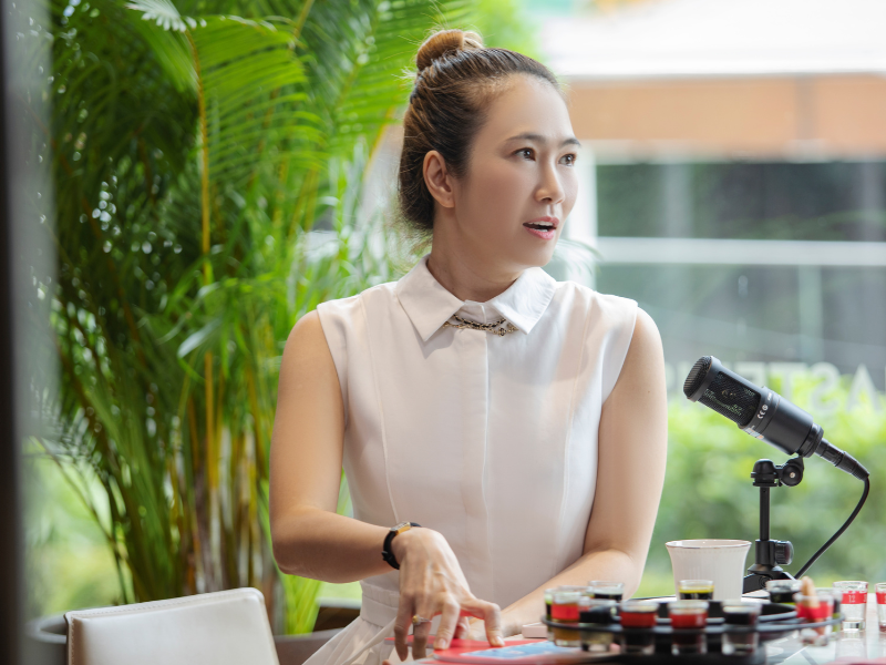 Thanh Thảo Hugo từng là người dẫn chương trình quen thuộc với giới trẻ, được nhớ đến khi là MC của nhiều chương trình truyền hình nổi tiếng. 
