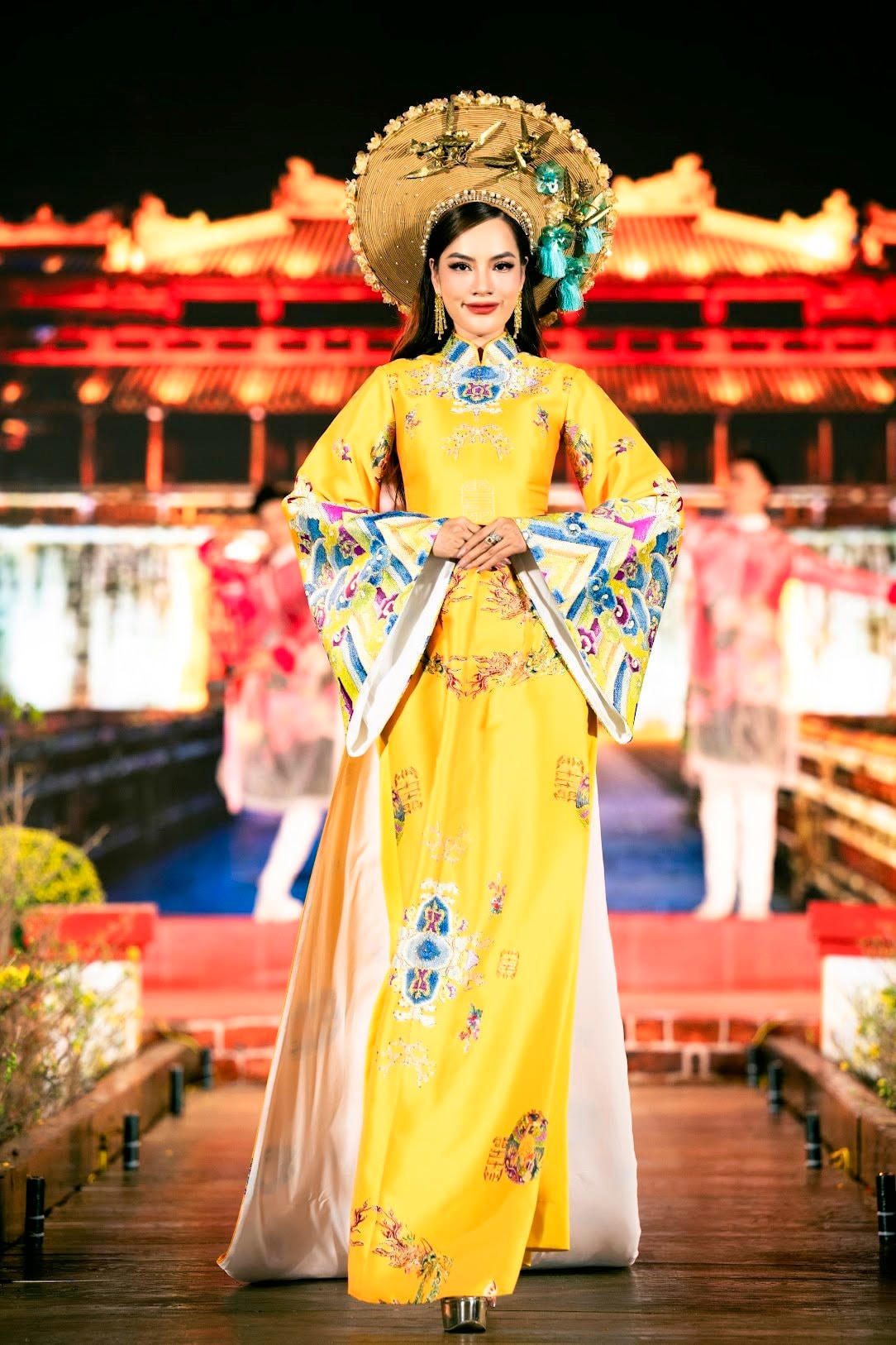hoa-hau-le-hoang-phuong.jpeg