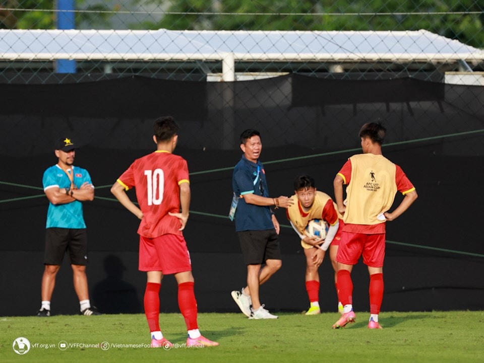 Thầy trò HLV Hoàng Anh Tuấn không còn đường lùi. (Nguồn: VFF).