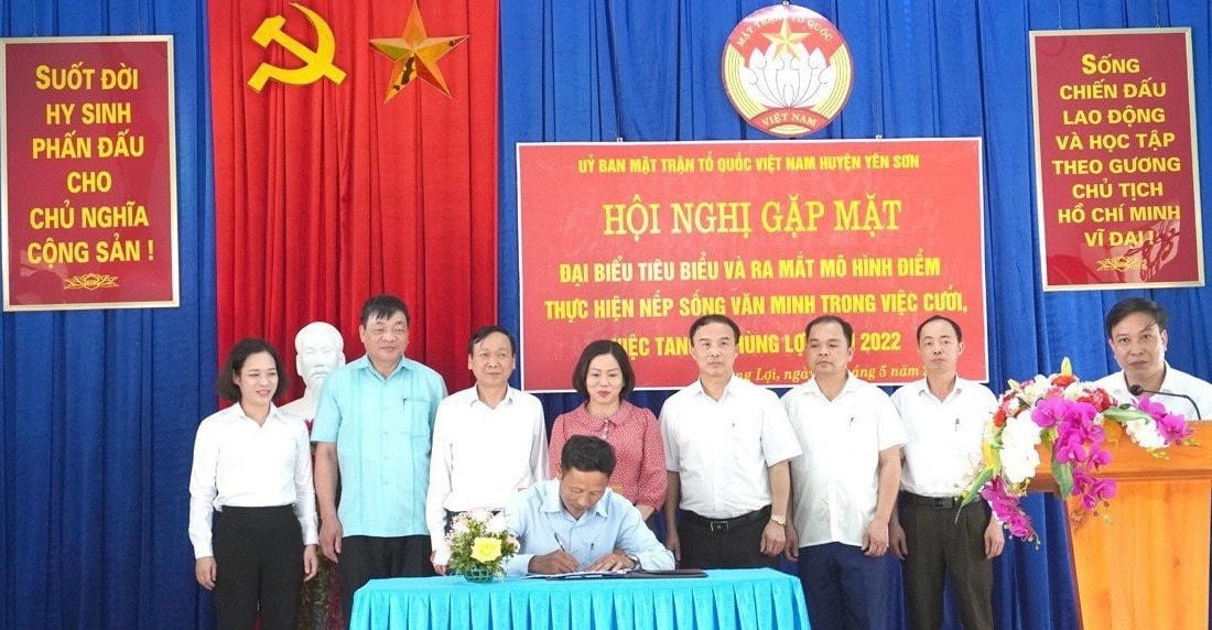 Ra mắt mô hình điểm thực hiện nếp sống văn minh trong việc cưới, việc tang tại xã Hùng Lợi, huyện Yên Sơn, tỉnh Tuyên Quang.