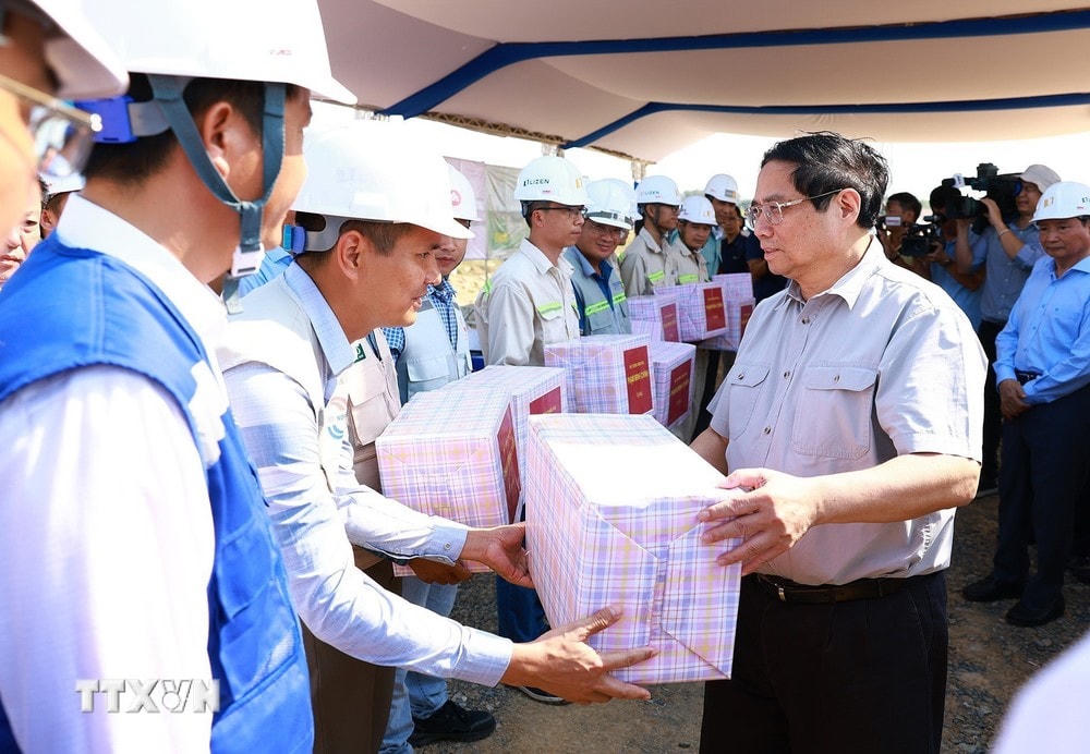 ttxvn_thu tuong tham du an giao thong 2.jpg