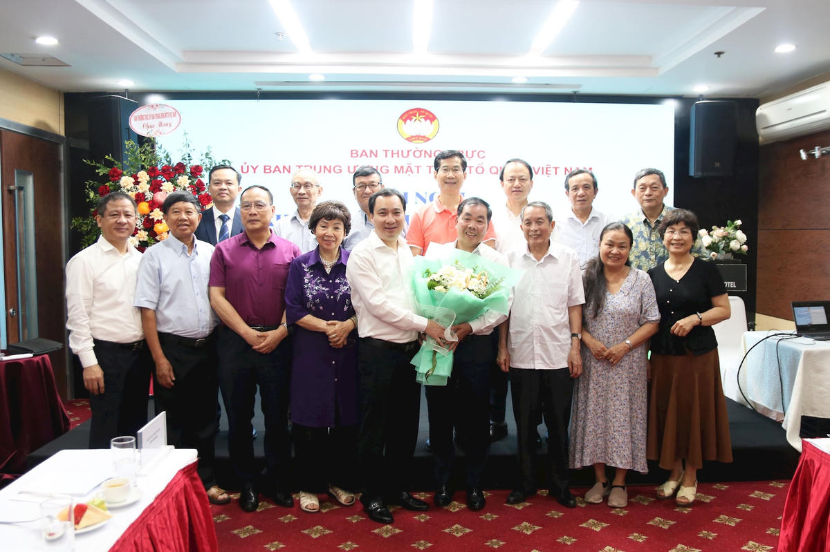 Các đại biểu chụp ảnh lưu niệm tại Hội nghị. Ảnh: Tiến Đạt.