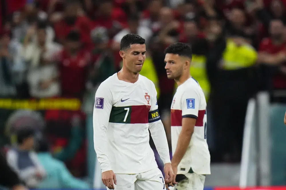 Cristiano Ronaldo viết tâm thư sau khi giấc mơ World Cup tan vỡ