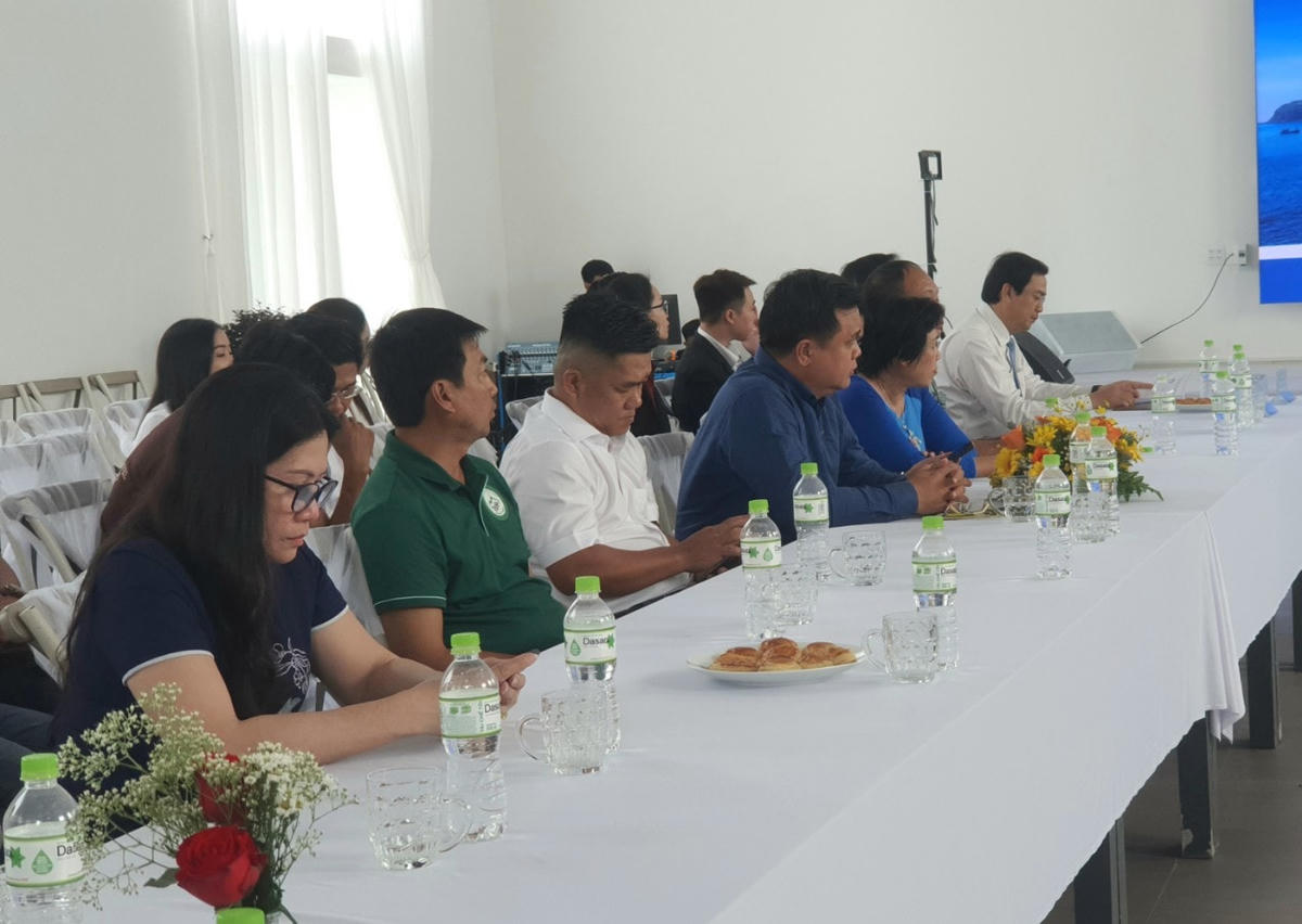 Đại biểu dự Hội nghị.