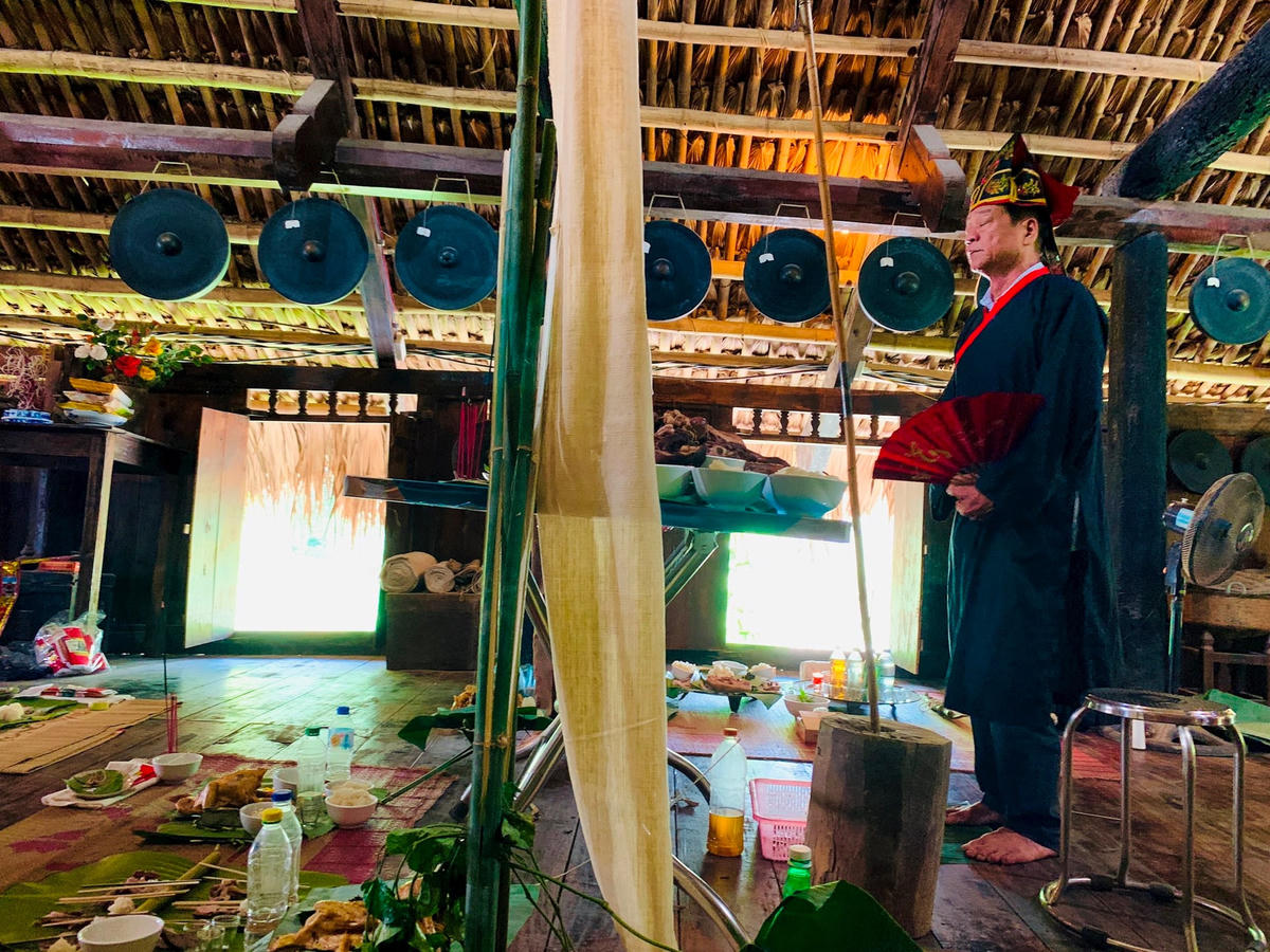 le-cung-mat-nha.jpg