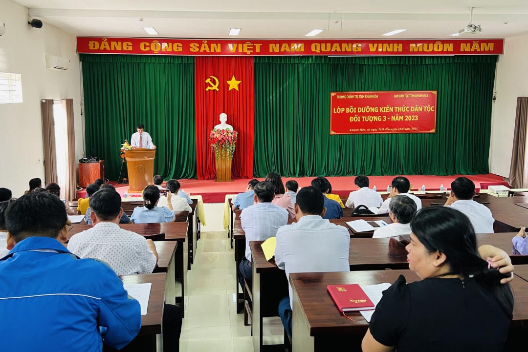 Quang cảnh lớp tập huấn.