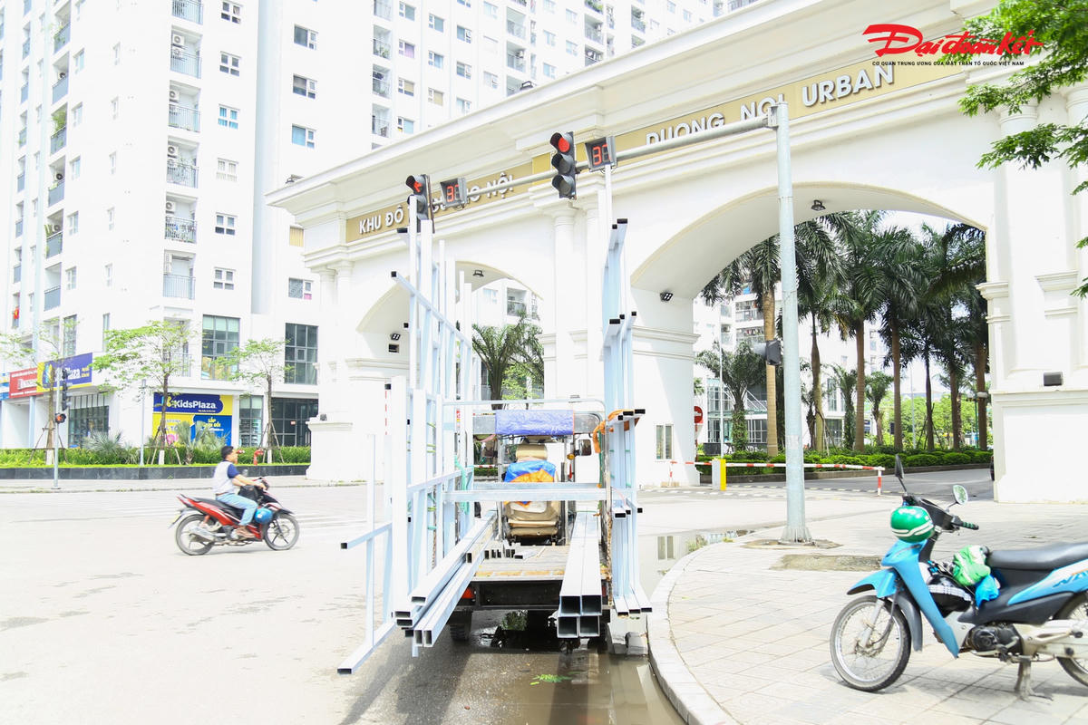 Bất chấp lệnh cấm, xe tự chế vẫn 'tung hoành' giữa Thủ đô