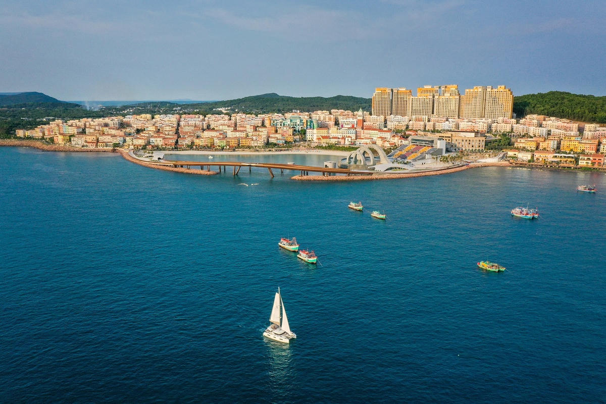 Sun Group và Sun Property tài trợ độc quyền Fashion Voyage 5 tại Thị trấn Hoàng Hôn