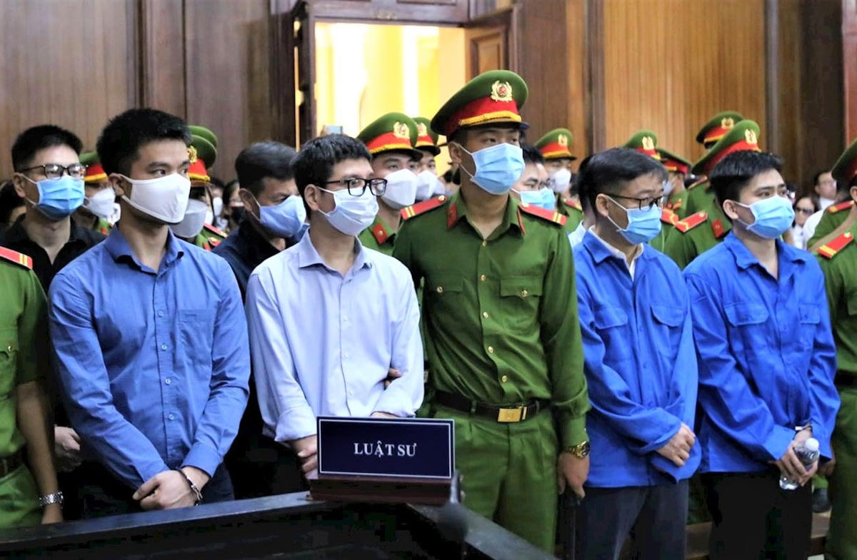 Các bị cáo tại phiên tòa sơ thẩm.