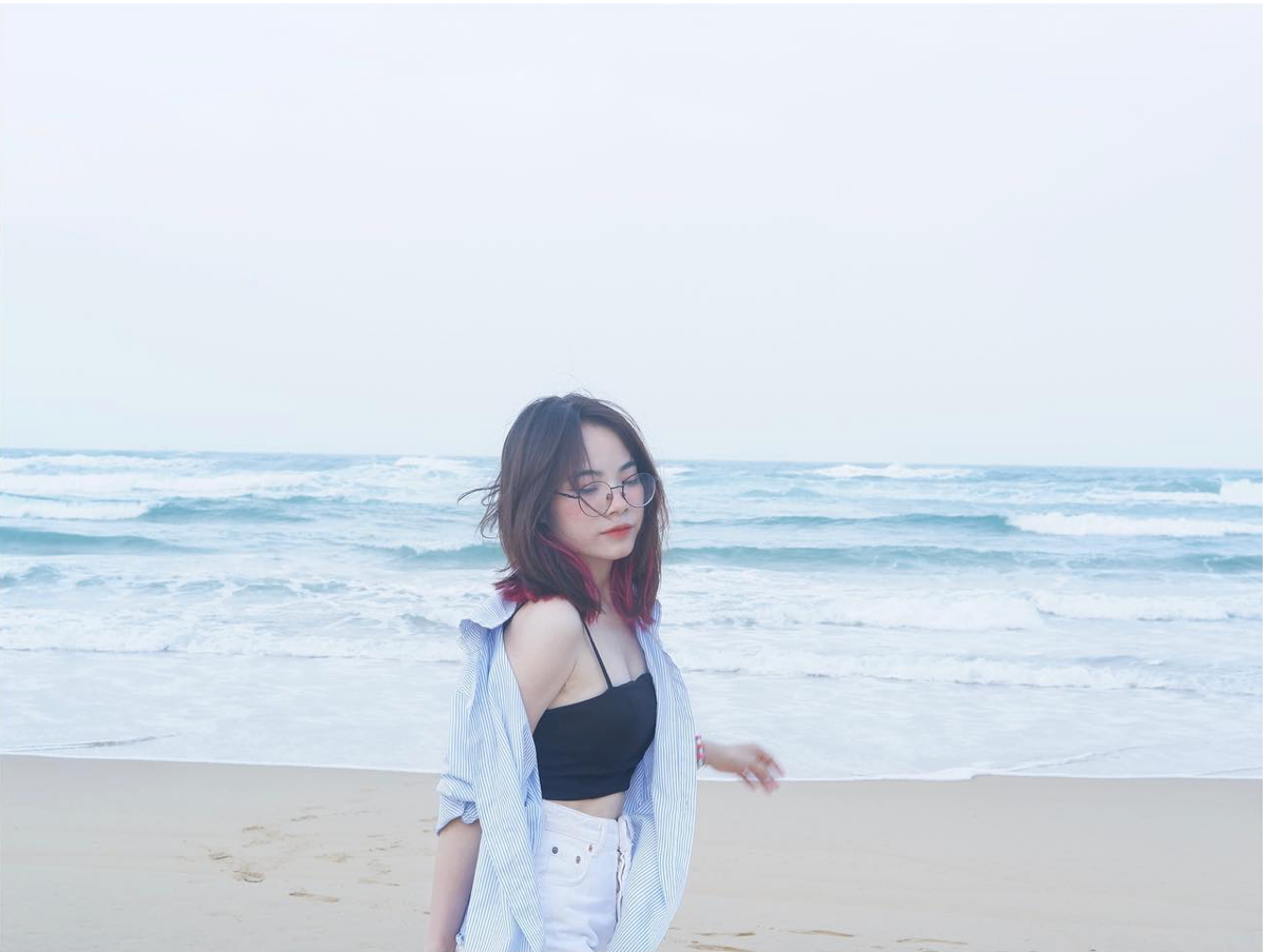 Du lịch tại Mũi Điện (Phú Yên). Ảnh: H.C.