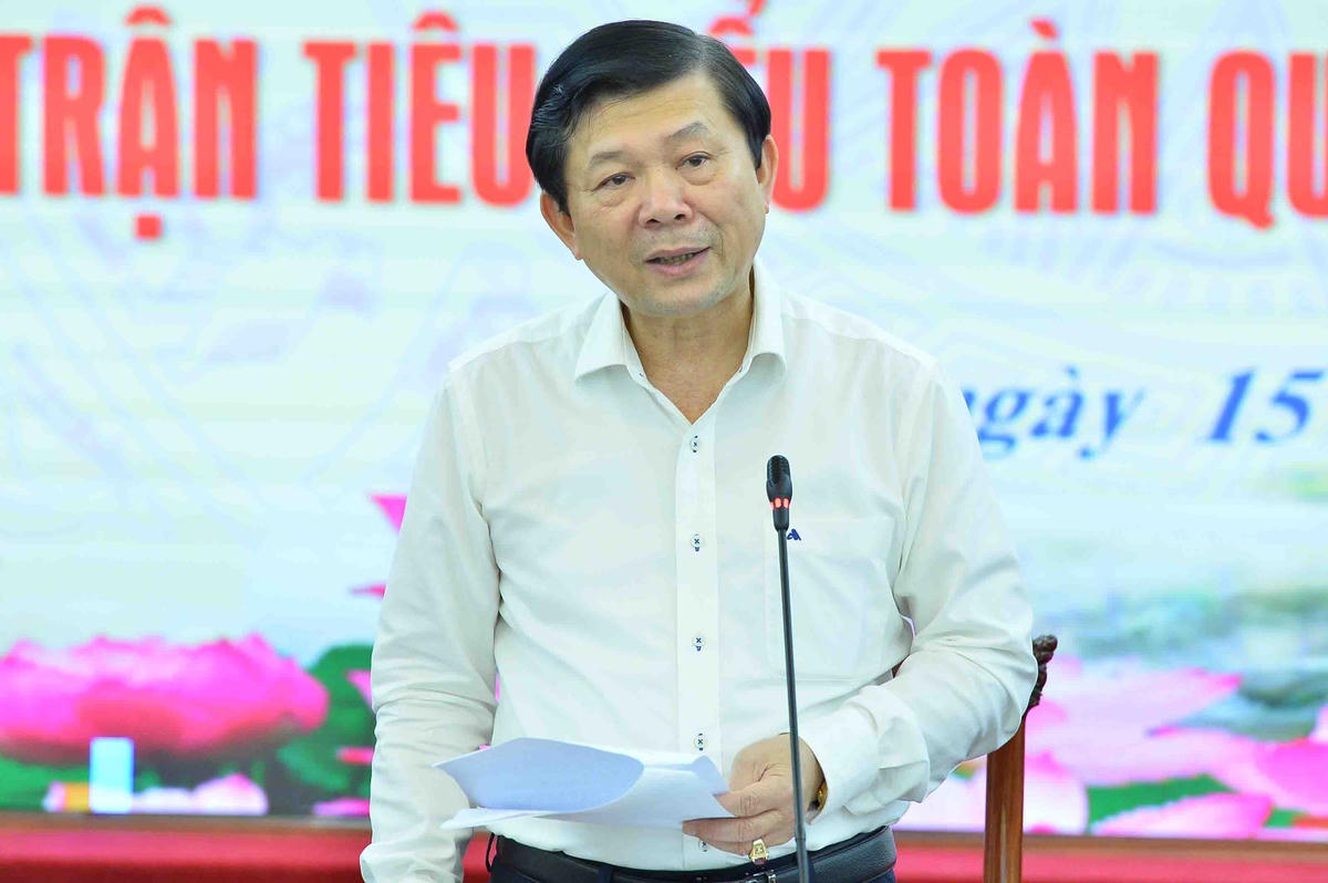 Phó Chủ tịch Nguyễn Hữu Dũng phát biểu tại buổi họp báo.