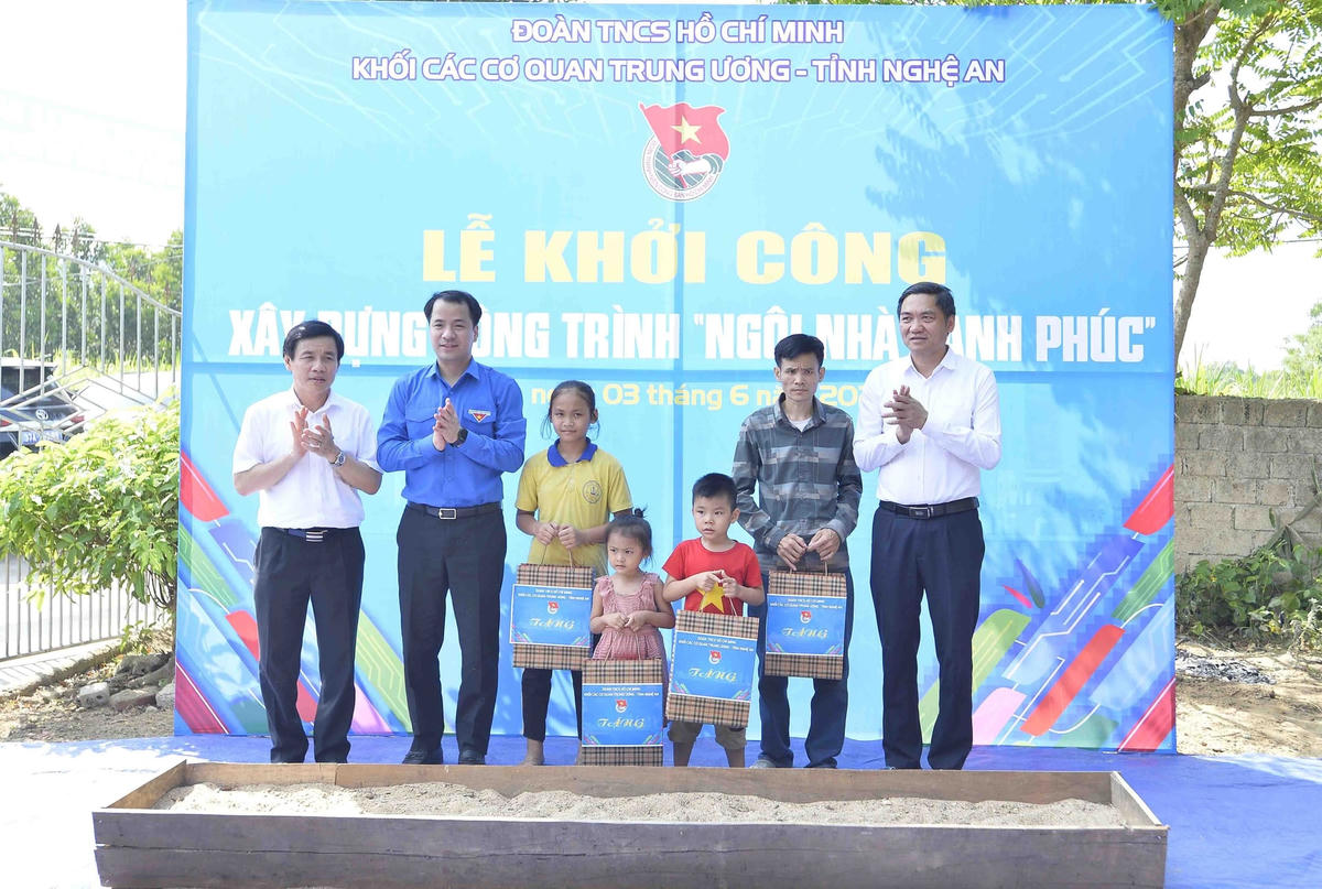 Nghệ An: Ra quân Chiến dịch Thanh niên tình nguyện hè năm 2023