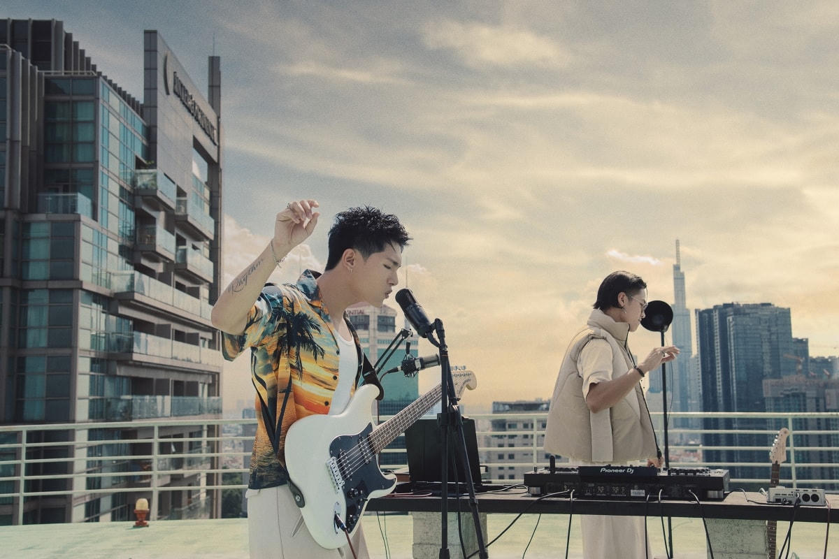 Rapper 2PILLZ gây chú ý với ca khúc “tình wá akk”.