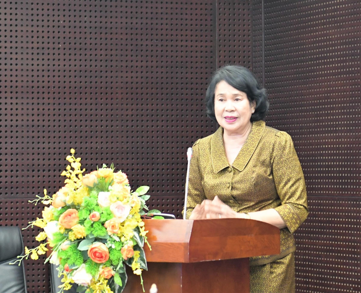 Tổng Kiểm toán nhà nước Campuchia Som Kim Suor phát biểu tại hội nghị