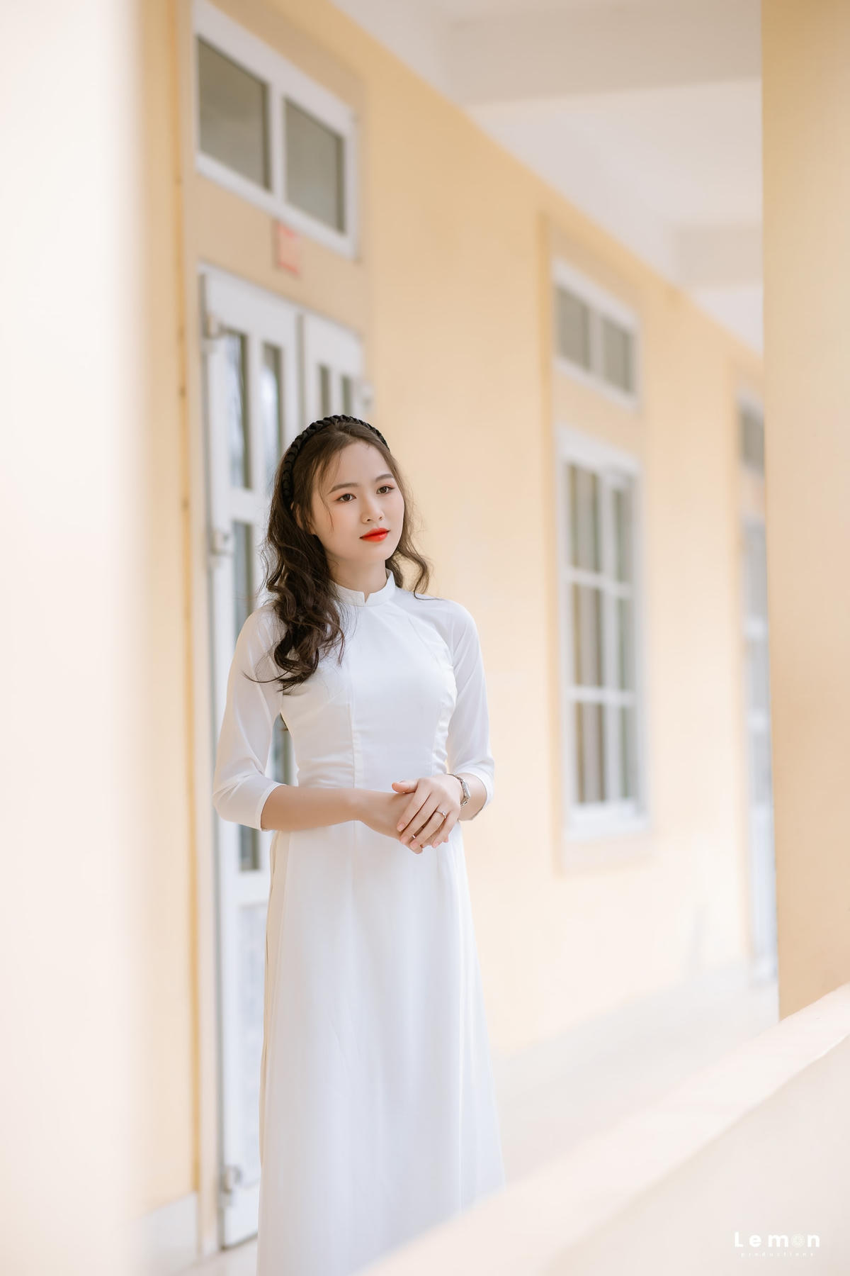 Dịp này, nhằm hưởng ứng “Tuần lễ áo dài”, từ ngày 1 đến ngày 8/3, nhiều học sinh là nữ giới lựa chọn áo dài khi đến trường học, tham gia các sự kiện.