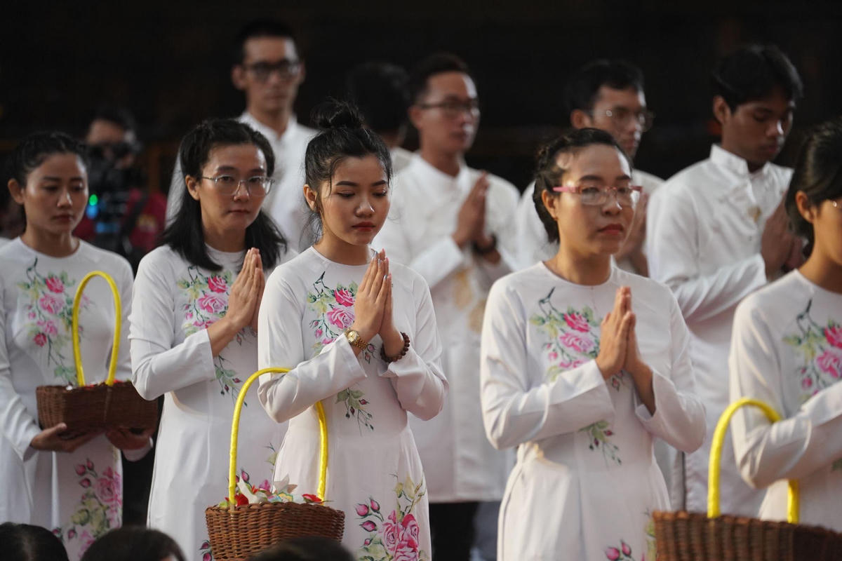 Những khoảnh khắc xúc động trong ngày đầu tiên của chuỗi hoạt động mừng mùa Vu Lan tại núi Bà Đen