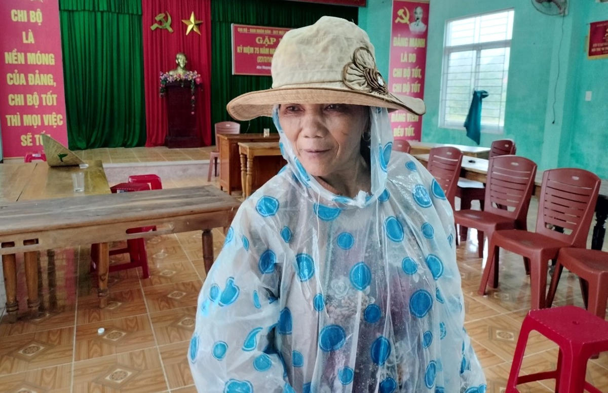 Bà Huỳnh Thị Hóa chia sẻ về nỗi lo cơn bão số 4.