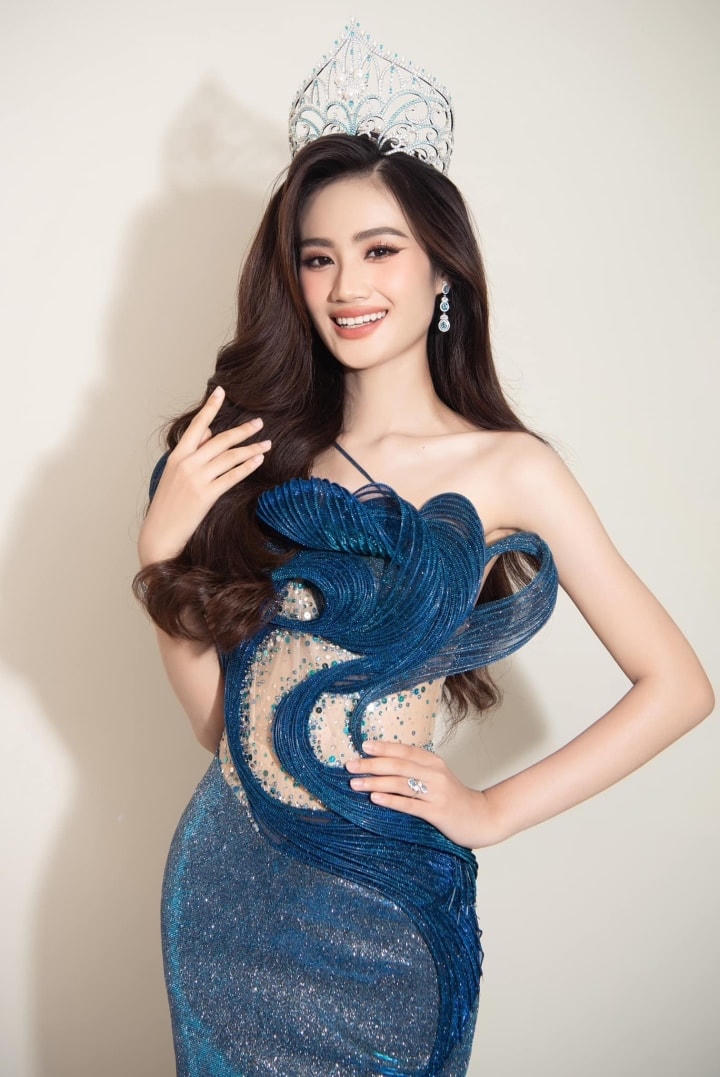 Hoa hậu Ý Nhi thu hút chú ý sau khi đăng quang vì liên tiếp có những phát ngôn gây tranh cãi.