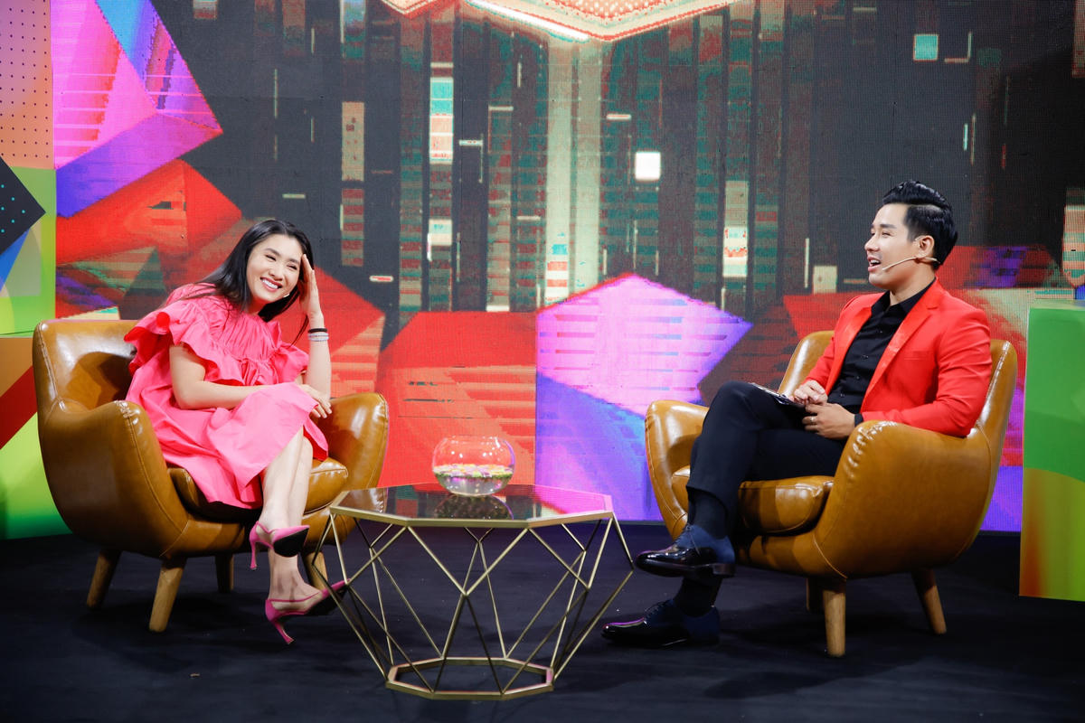 Nguyệt Ánh chia sẻ với MC Nguyên Khang vai diễn đầu tay đưa cô bén duyên với điện ảnh.