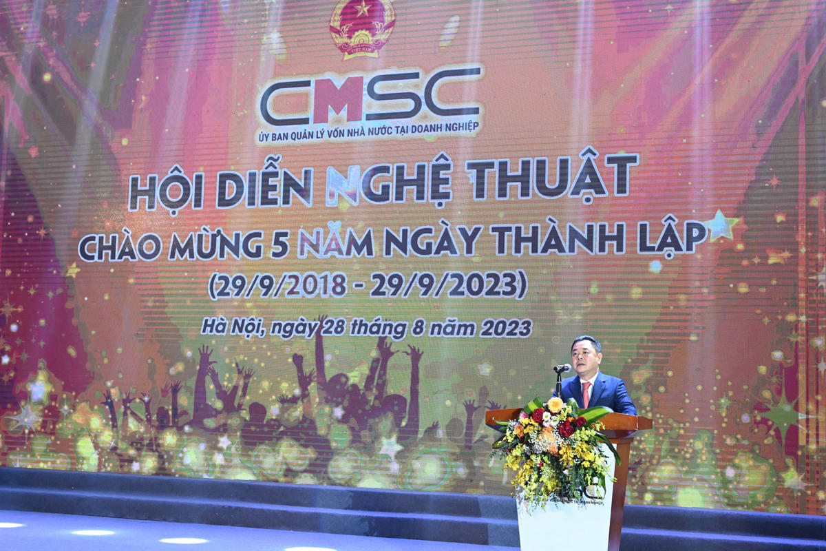 Ông Nguyễn Ngọc Cảnh – Phó chủ tịch Ủy ban phát biểu khai mạc Hội diễn.