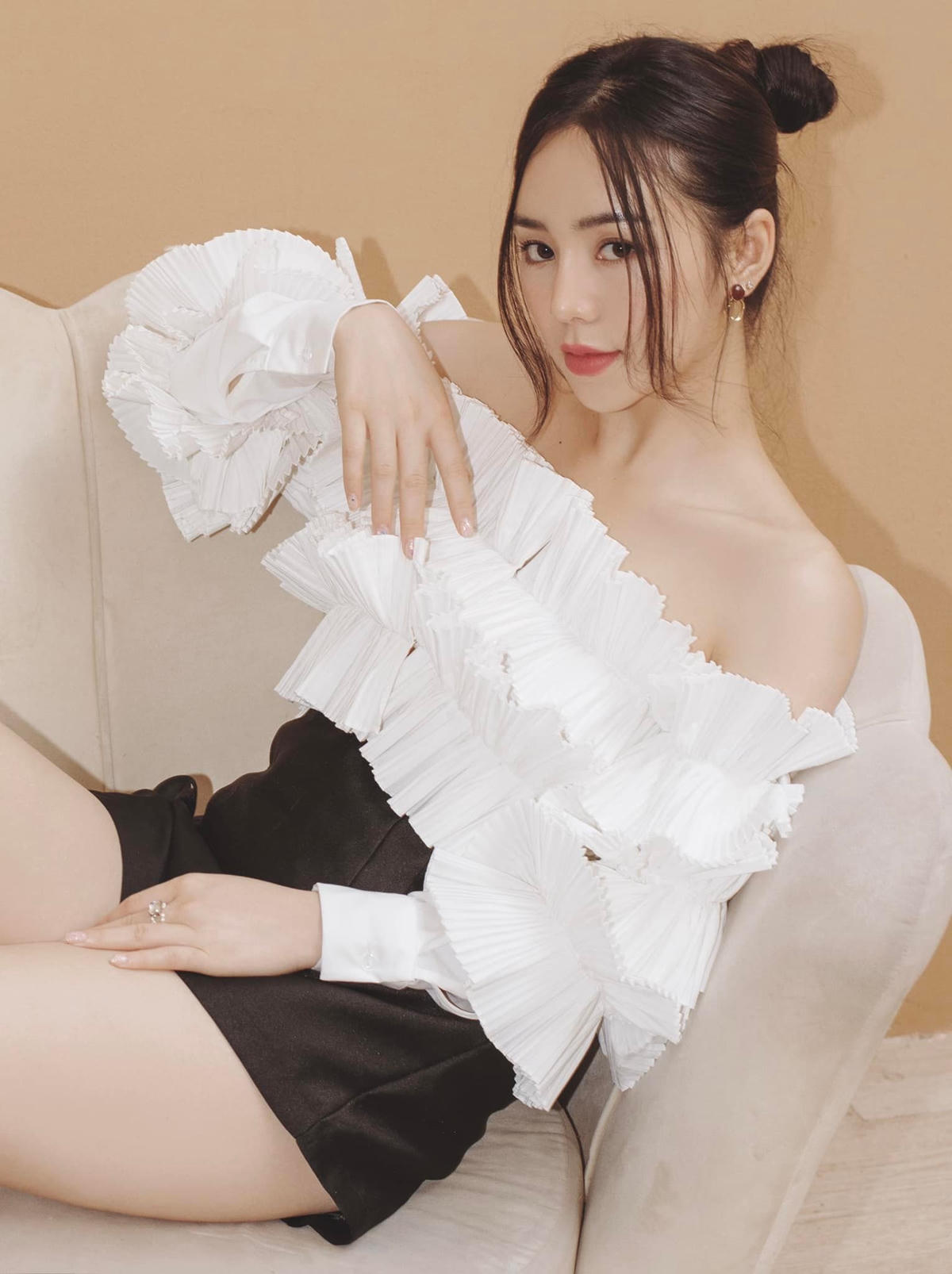 Quỳnh Kool tâm sự cô không quá để tâm đến tin đồn với bạn diễn. 