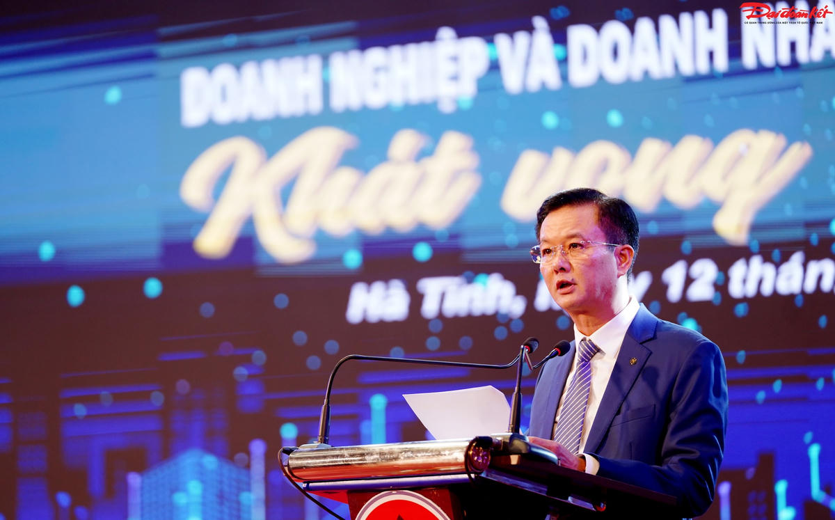 Ông Trần Báu Hà, Phó Chủ tịch UBND tỉnh Hà Tĩnh phát biểu khai mạc buổi lễ.