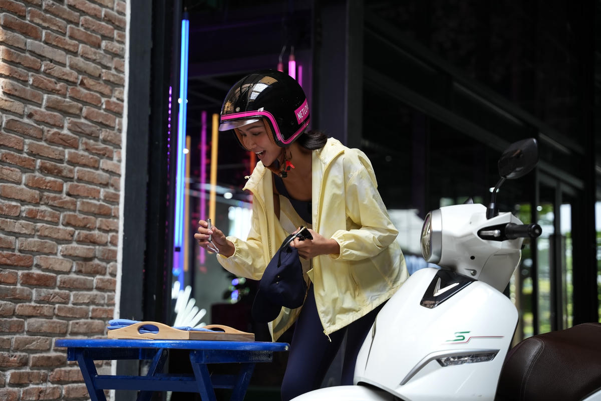 Tại chương trình, H'Hen Niê chia sẻ về những hoạt động cộng đồng, xã hội của mình.