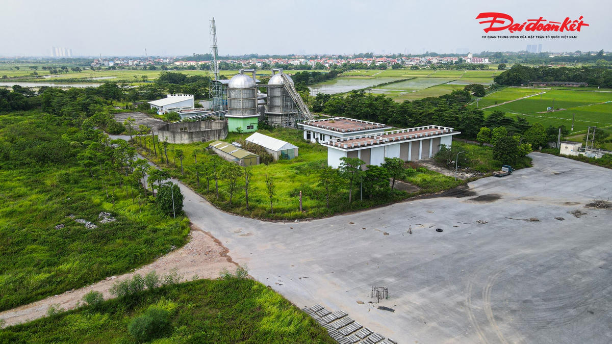 Thông tin với báo chí, ông Nguyễn Anh Dũng, Phó Chủ tịch UBND huyện Đông Anh cho biết, trong quá trình làm việc với phía chính quyền UBND huyện, chủ đầu tư giải thích lý do chậm trễ là thiếu đội ngũ vận hành và nguồn vật liệu tăng cao. "Đến thời điểm hiện tại, bên phía chính quyền vẫn chưa nhận được thêm bất cứ thông tin gì về việc triển khai tiếp dự án nêu trên".