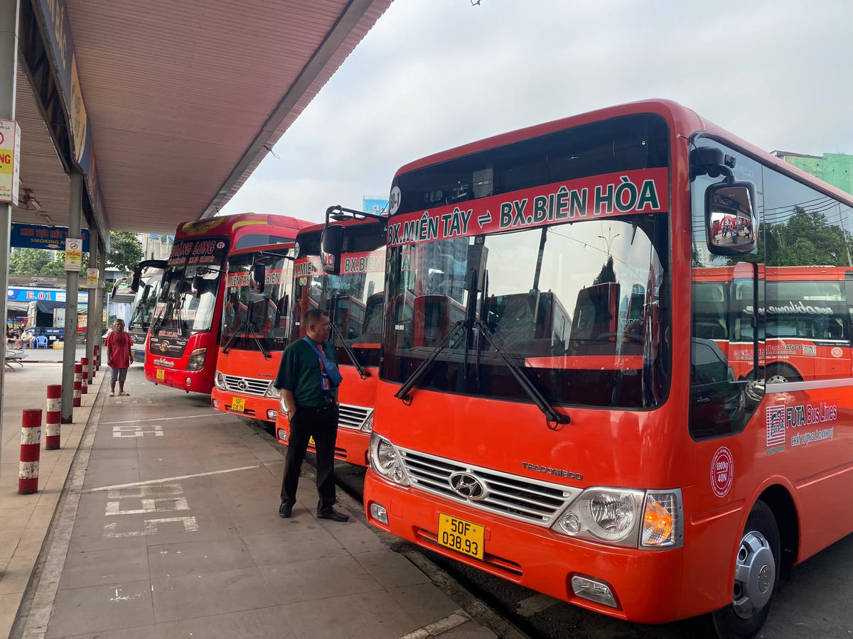 Các phương tiện xe buýt mới chất lượng cao có máy lạnh, hạn chế tai nạn giao thông và ô nhiễm môi trường.