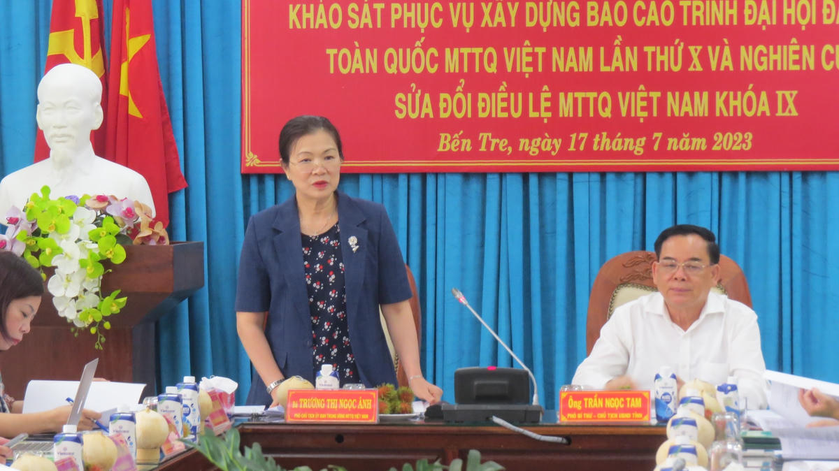 Bà Trương Thị Ngọc Ánh phát biểu tại hội nghị.